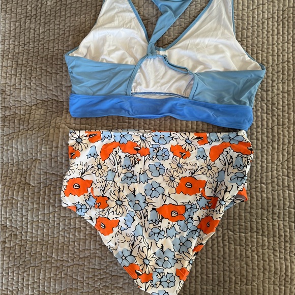 Blue Floral Two-Piece Swimsuit - sz XL - Picture 3 of 5